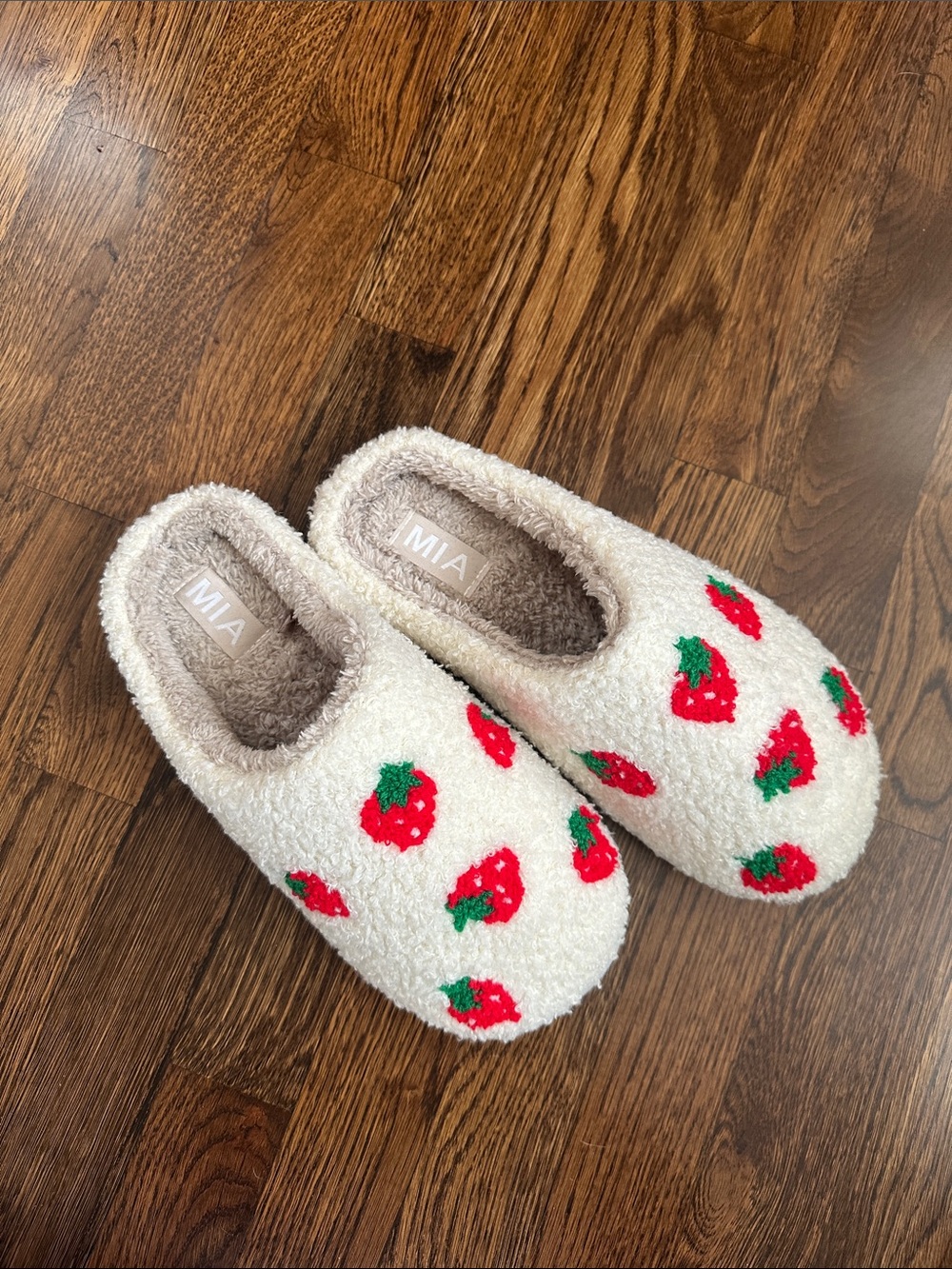 MIA Cream Fuzzy Slippers with Red & Green Strawberry Motif